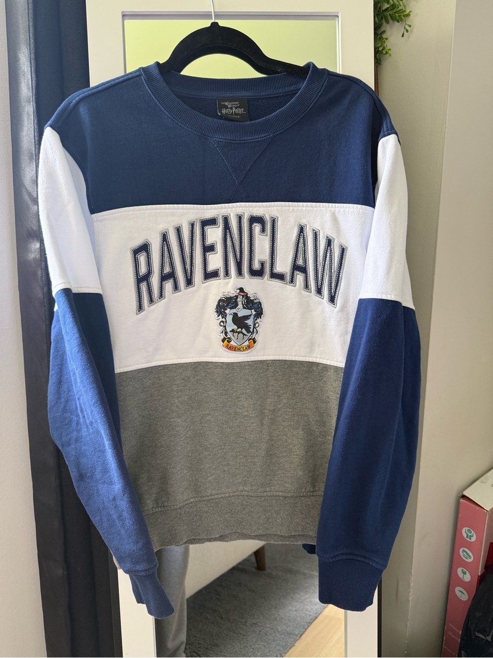 Harry Potter Ravenclaw Universal Studios Color Block Crewneck Sweatshirt Small
